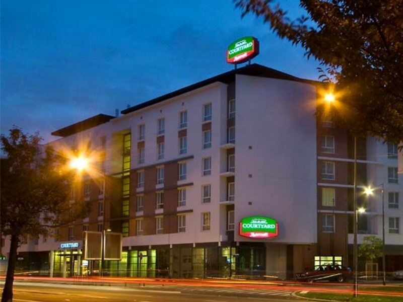 Courtyard By Marriott Paris Saint Denis Hotel Exterior photo